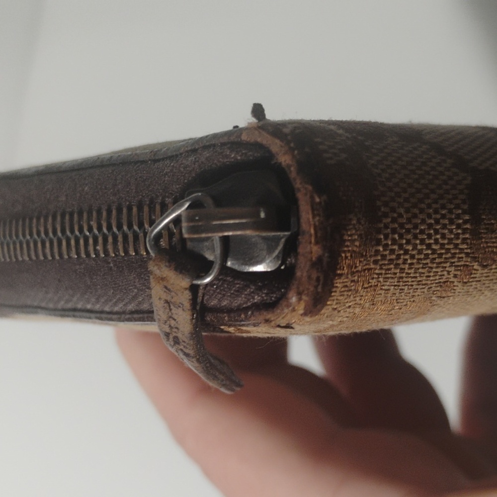 Gucci Beige/Ebony GG Canvas and Leather Zip Around Wallet - Picture 7 of 12